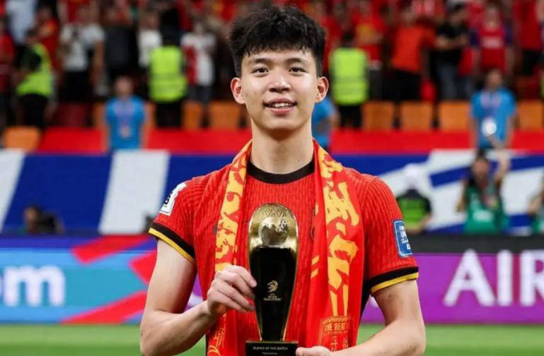 德国球探力荐王钰栋：或冬季转会加盟实力德甲球队，引发广泛期待